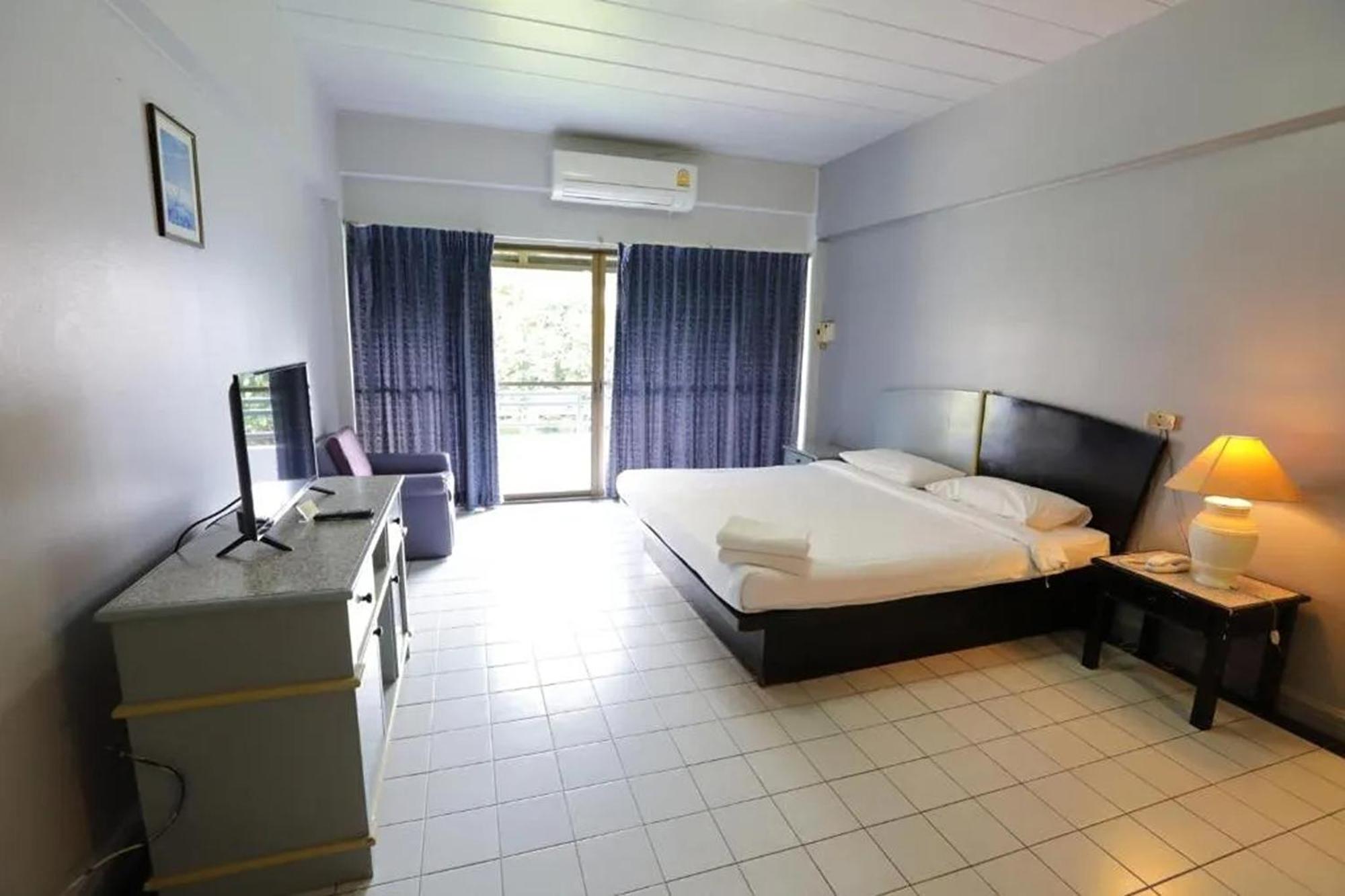 Pin Hotel Lampang Exterior photo