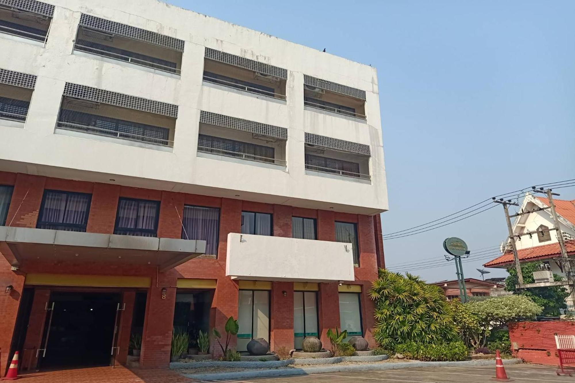 Pin Hotel Lampang Exterior photo
